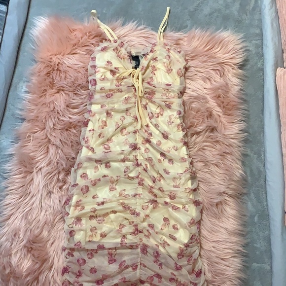 Women’s size M SBetro Dress NWOT - Picture 1 of 3